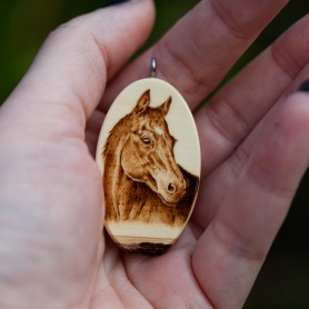 Přívěsek kůň